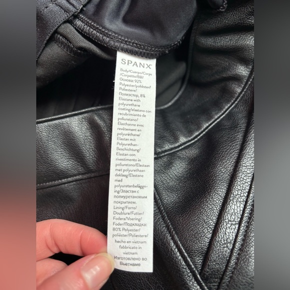 Spanx Leather-Like Flare Pants XS NWT! - Picture 8 of 13